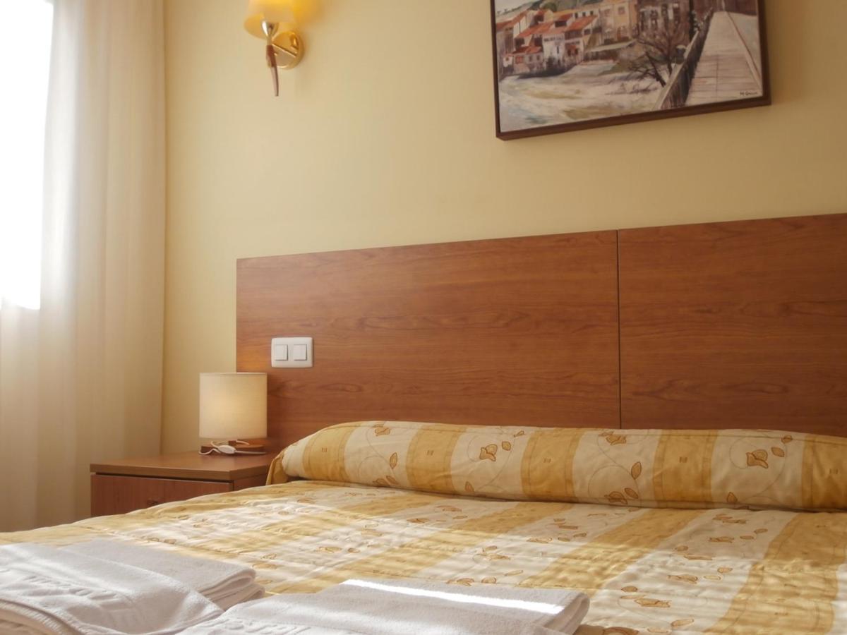 Hostal El Volante Estella Bagian luar foto
