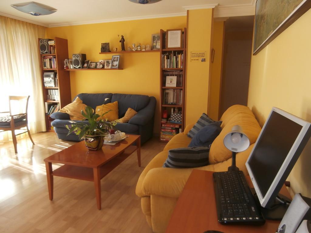 Hostal El Volante Estella Bagian luar foto