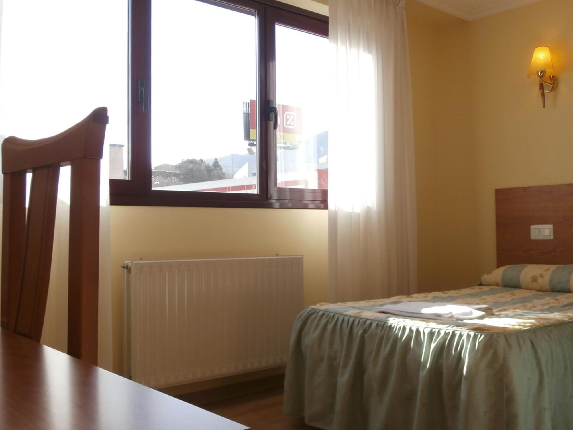 Hostal El Volante Estella Bagian luar foto