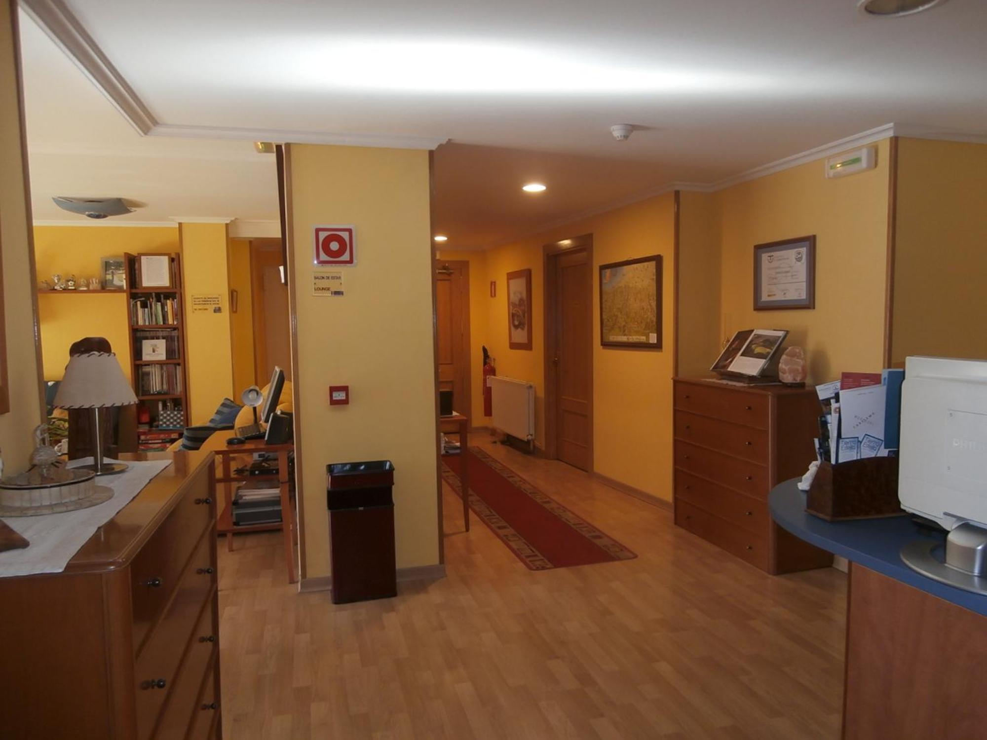 Hostal El Volante Estella Bagian luar foto