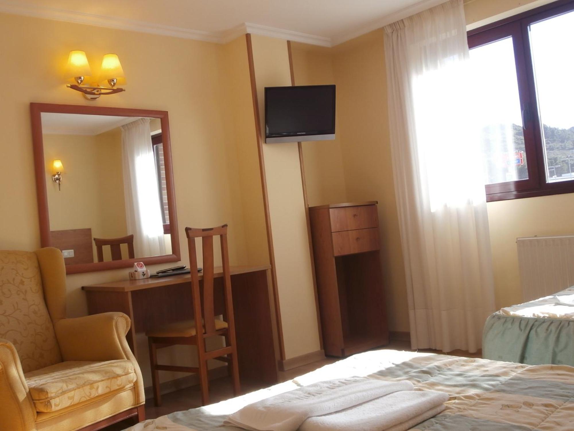 Hostal El Volante Estella Bagian luar foto