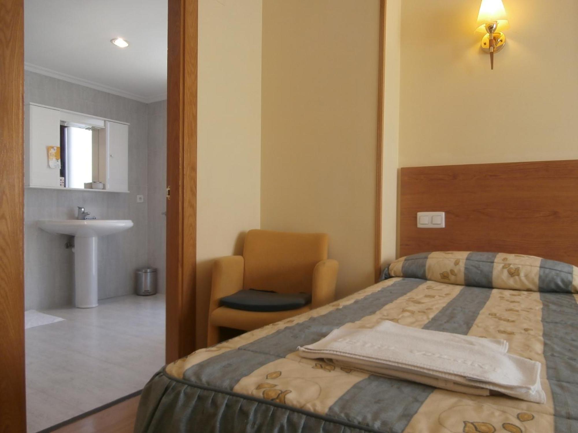 Hostal El Volante Estella Bagian luar foto
