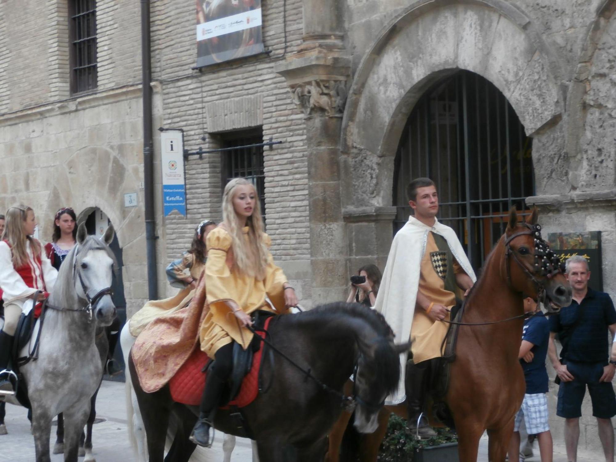 Hostal El Volante Estella Bagian luar foto