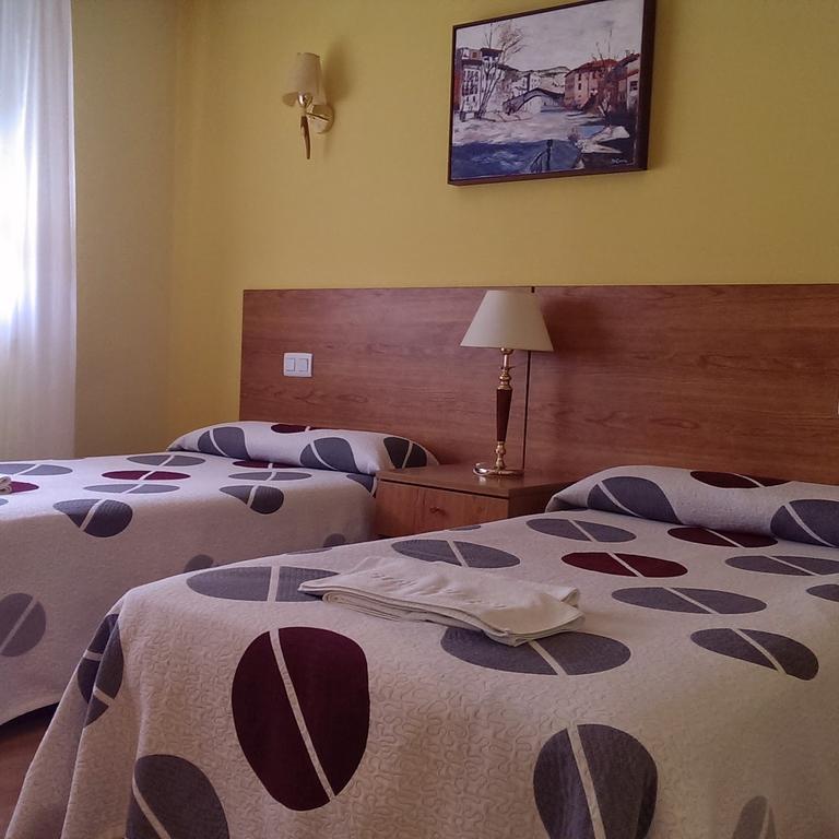 Hostal El Volante Estella Bagian luar foto