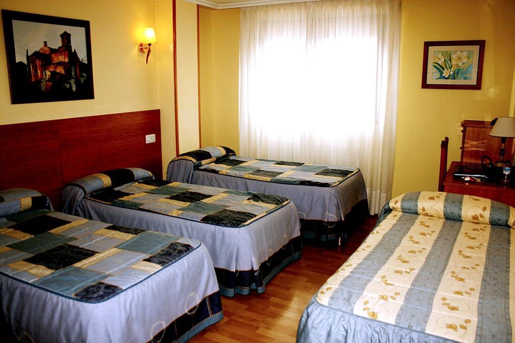 Hostal El Volante Estella Bagian luar foto