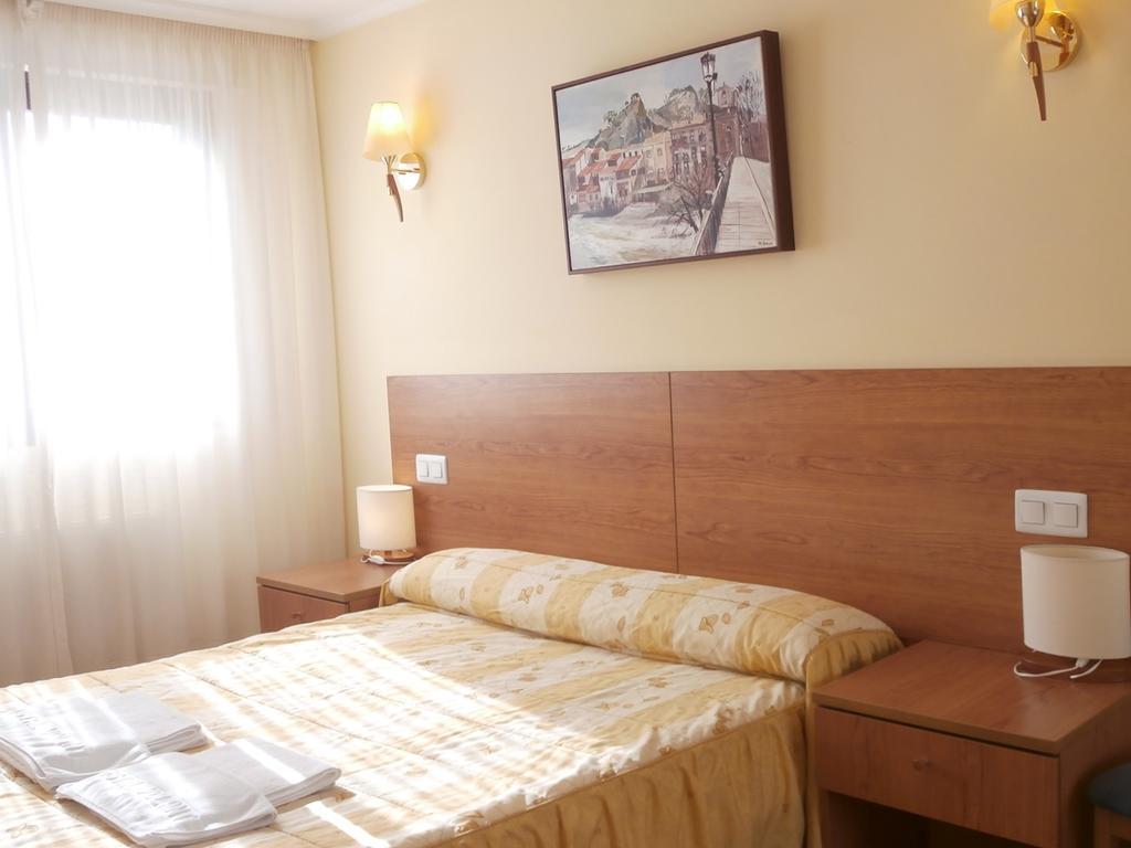 Hostal El Volante Estella Bagian luar foto