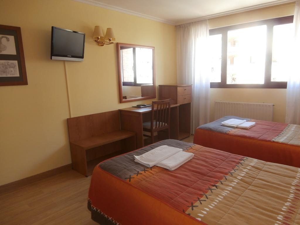 Hostal El Volante Estella Bagian luar foto