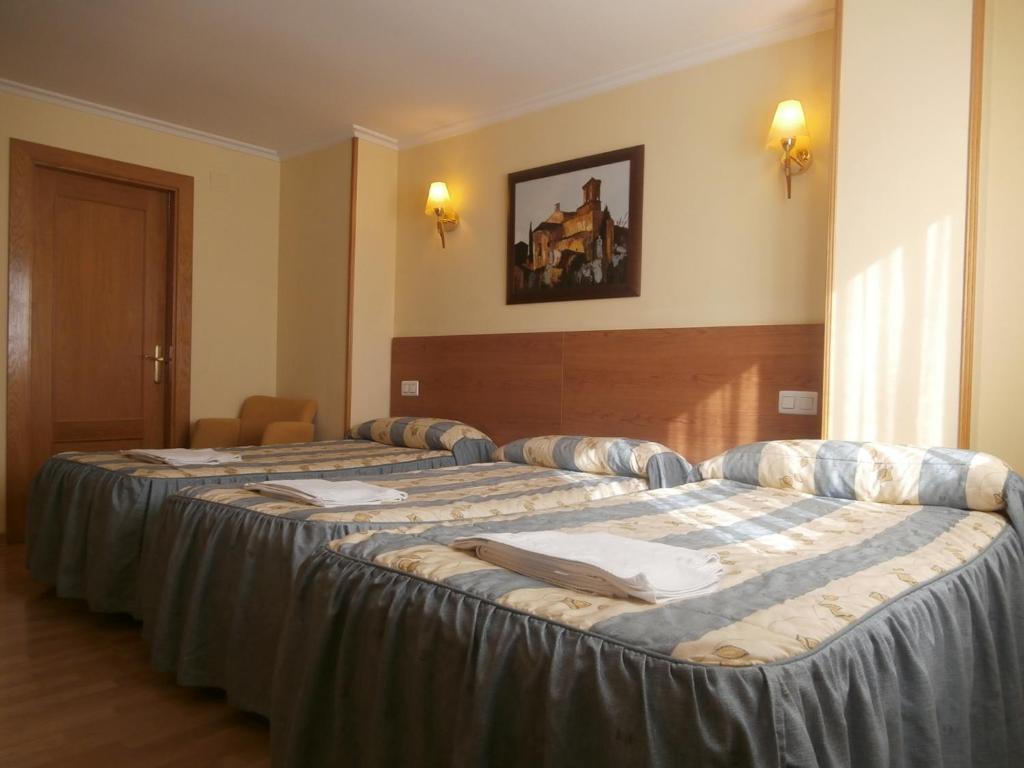 Hostal El Volante Estella Bagian luar foto