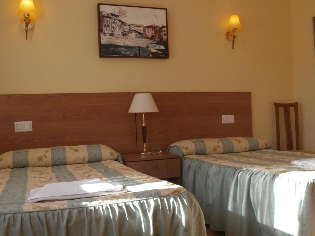 Hostal El Volante Estella Bagian luar foto