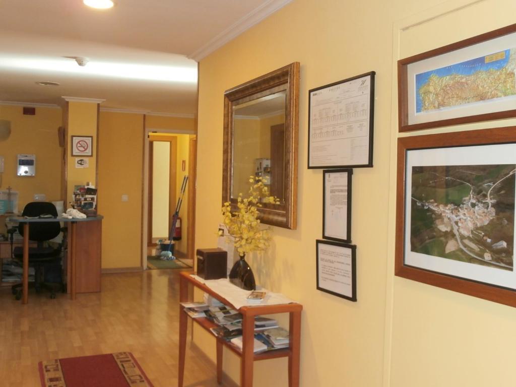Hostal El Volante Estella Bagian luar foto