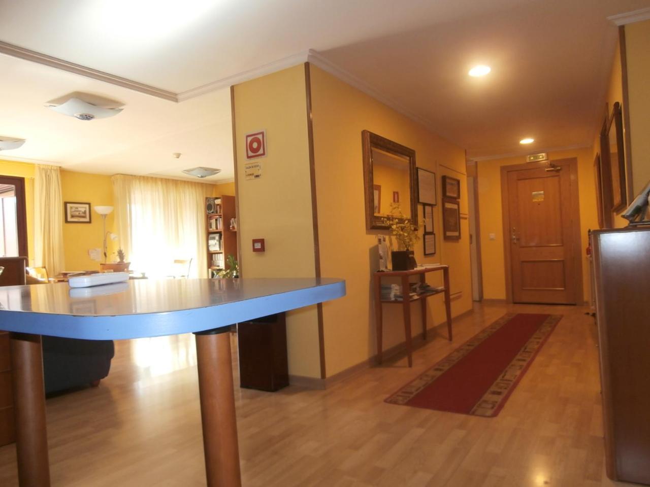 Hostal El Volante Estella Bagian luar foto