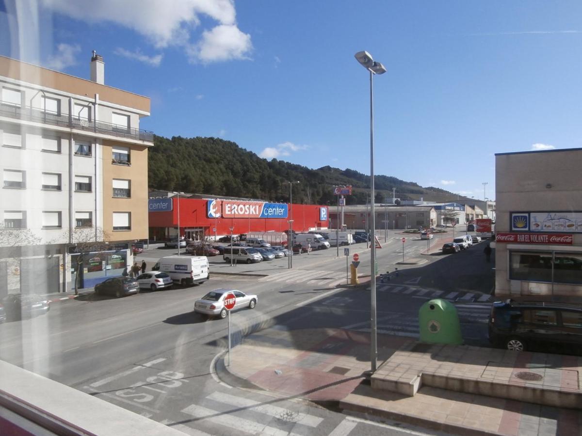 Hostal El Volante Estella Bagian luar foto